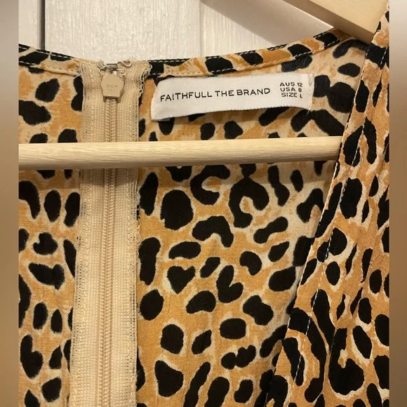 Faithfull the Brand Marie Louise midi dress in a leopard print. - Picture 4 of 9